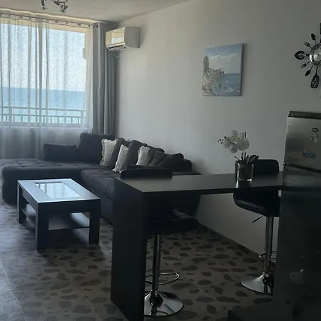 Roman Apartment * Tsarevo
